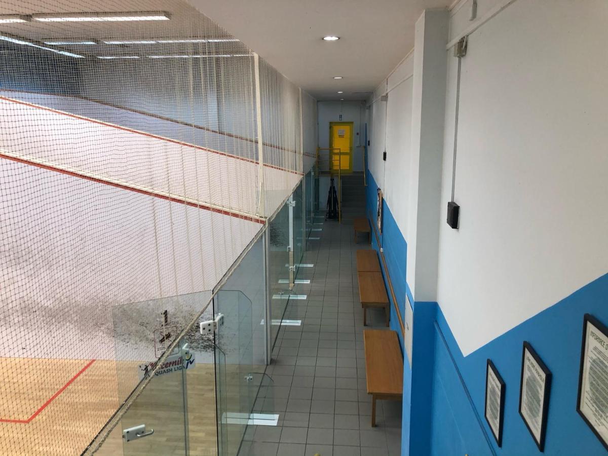 Hotel Tennis Club Простеёв Экстерьер фото