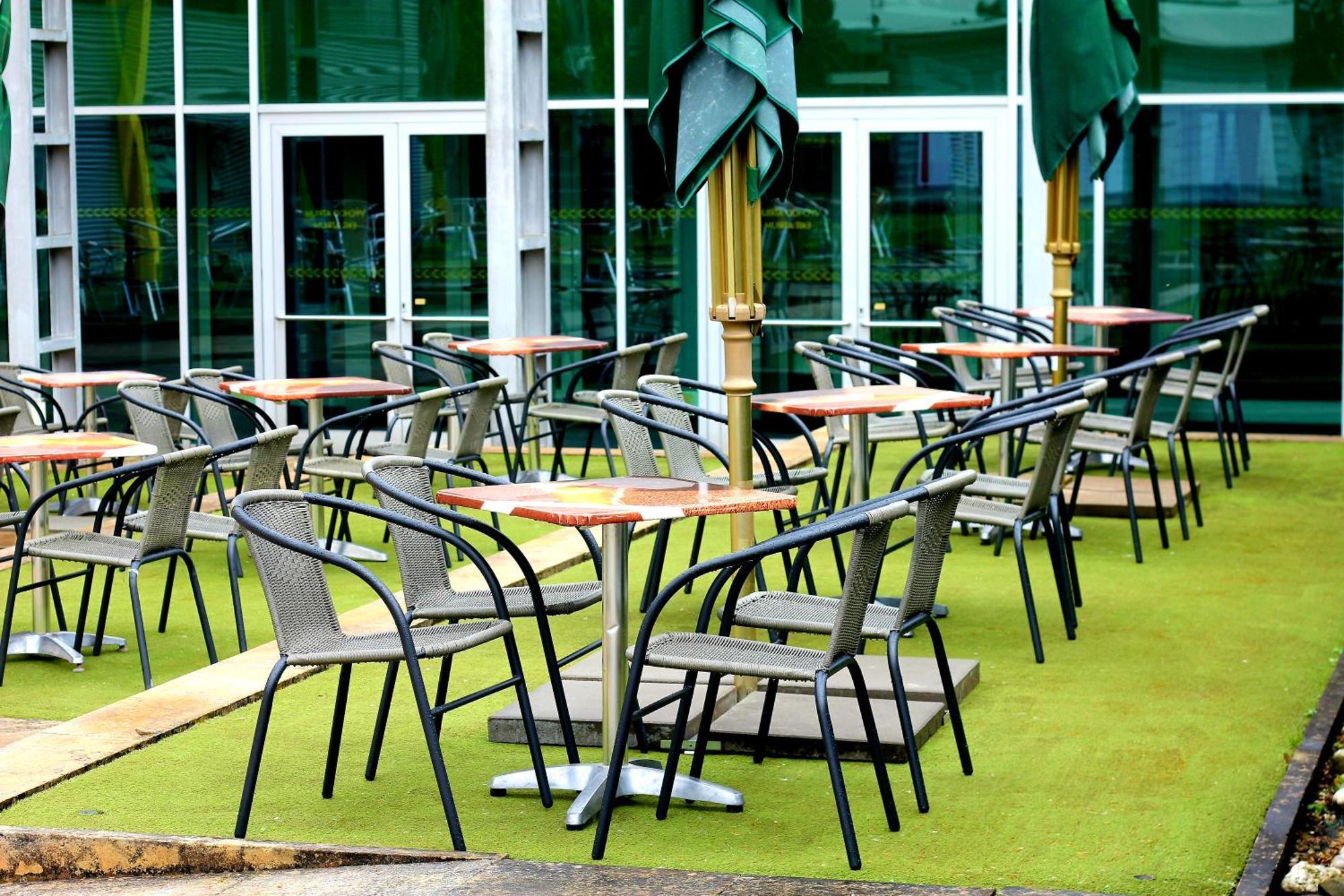 Hotel Tennis Club Простеёв Экстерьер фото