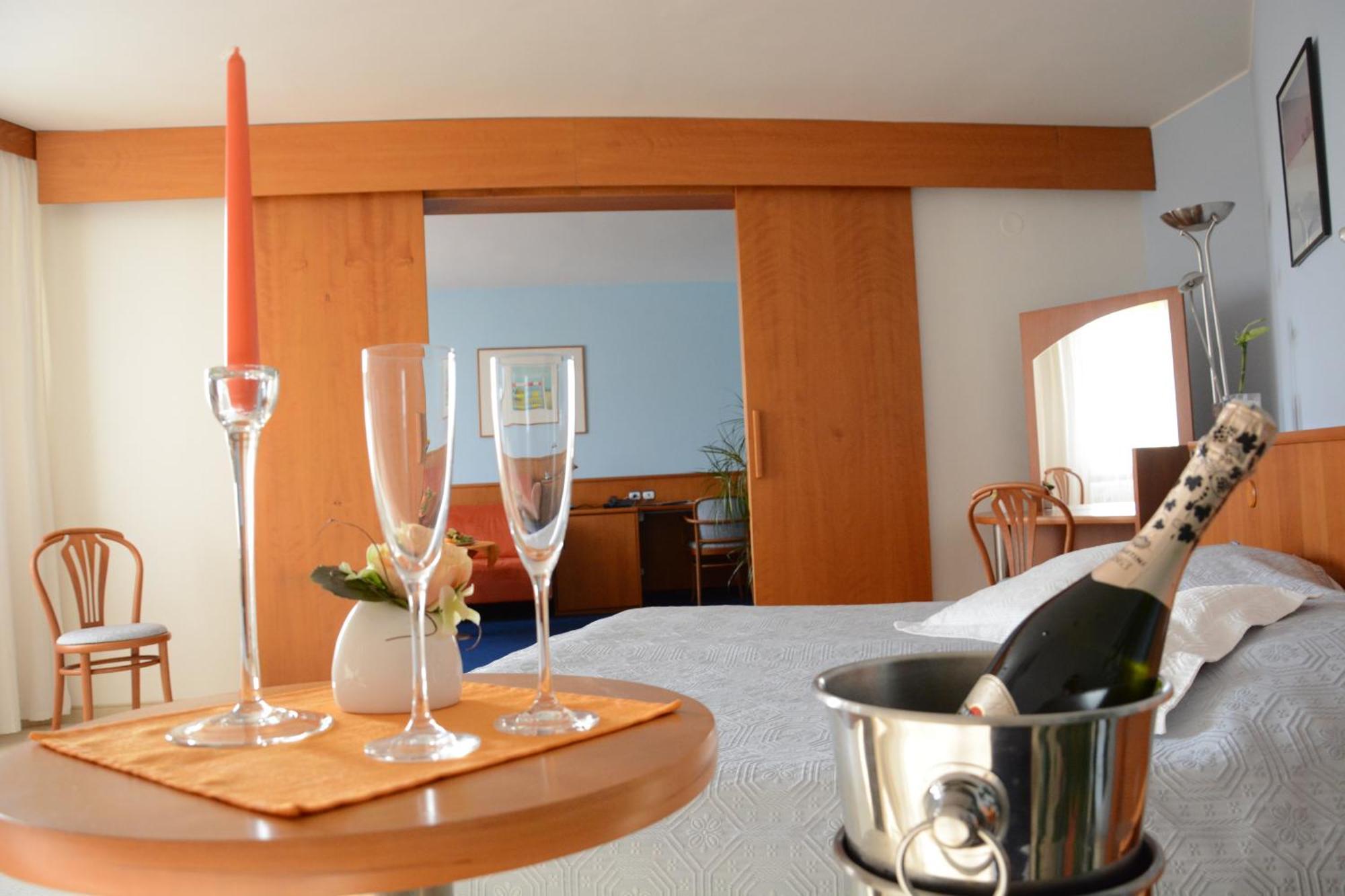 Hotel Tennis Club Простеёв Экстерьер фото